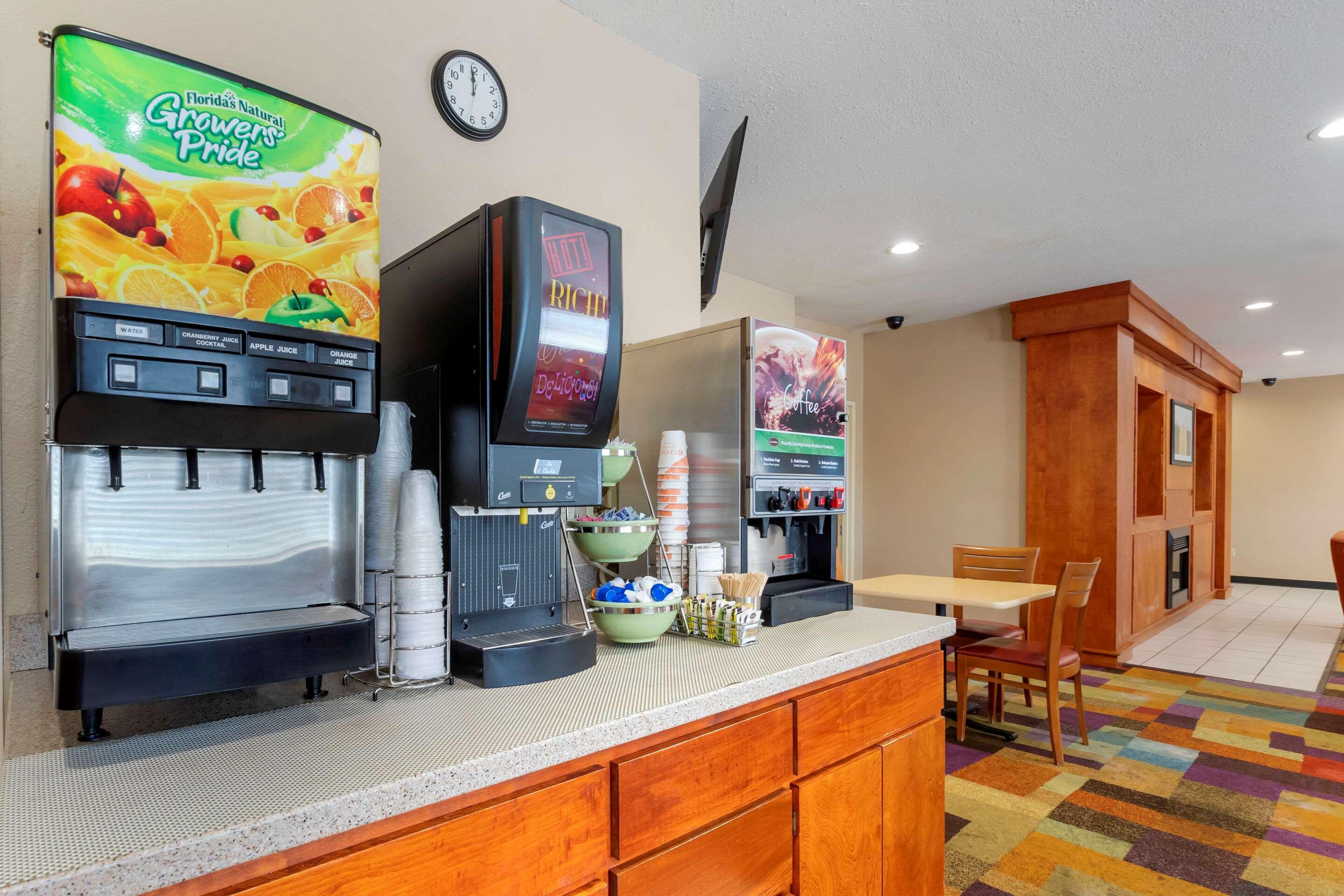 Quality Inn & Suites Keokuk North Exterior photo